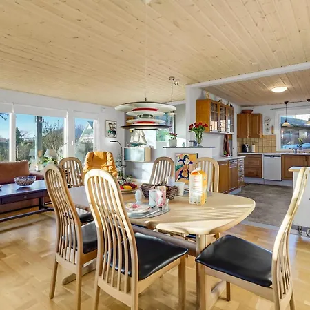 3 Bedroom Gorgeous In Nyaraló Kalvehave